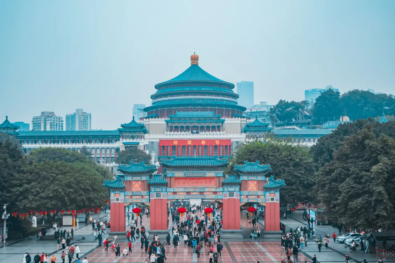 2024年冬季女装羽绒服与双面呢大衣批发市场趋势分析